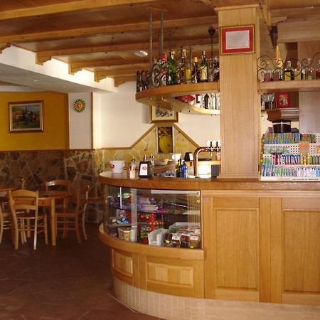 Hotel Vallefura ペスココスタンツォ エクステリア 写真
