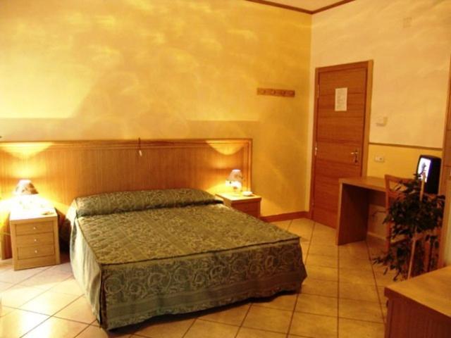 Hotel Vallefura ペスココスタンツォ エクステリア 写真